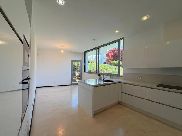 Chalet pareado en Lugar Urbanizacion Sierra Blanca, 179 a thumbnail 3