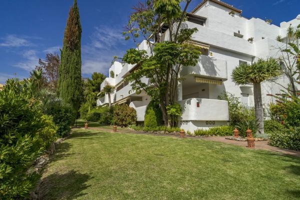 Piso en venta en Urbanización Cortijo de Nagüeles, 111, Marbella
thumbnail 2