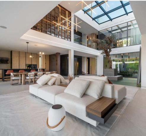 Частный шале на продаже в  Barrio Lomas de Marbella Club, Марбелла photo 3