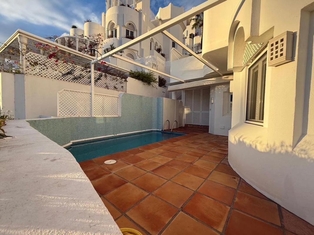 Sprzedaż mieszkania w Calle Lago de los Cisnes, 1, Marbella
photo 2