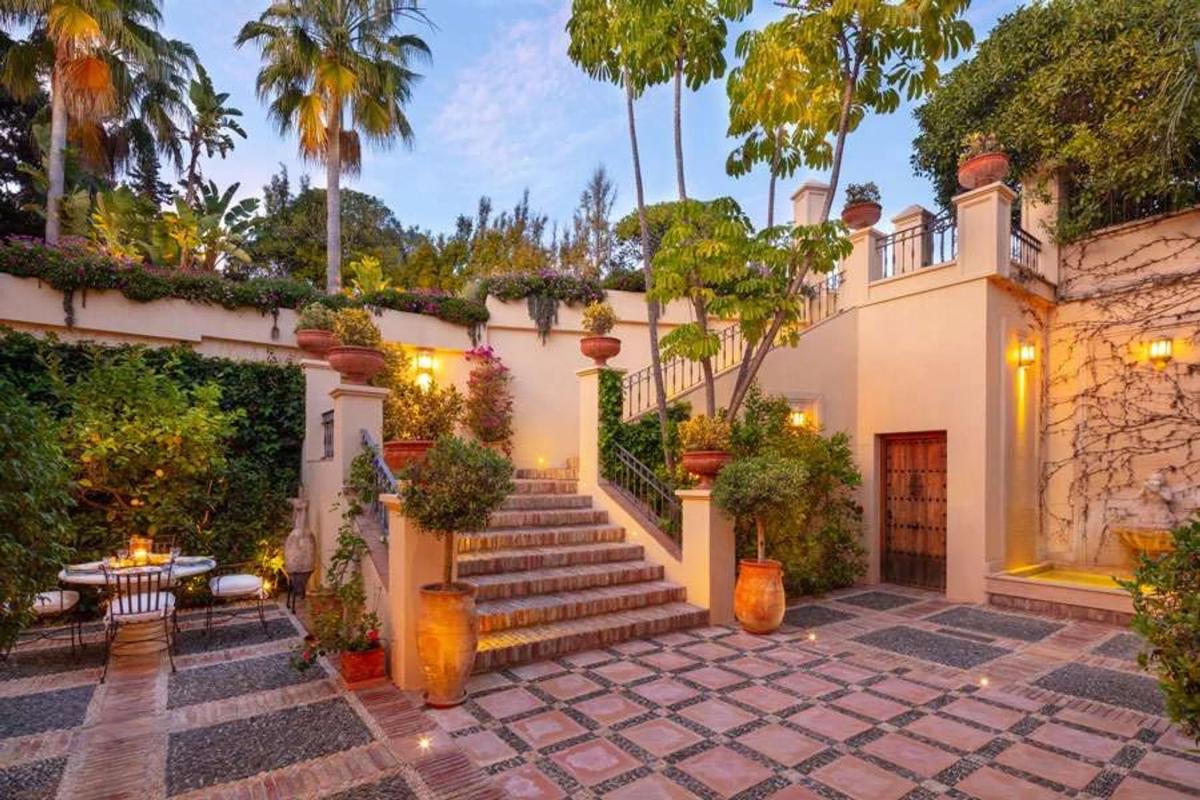 Sale of independent chalet in Barrio Lomas de Marbella Club, Marbella
 photo 4