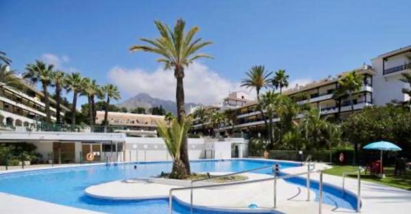 Piso en venta en Calle Margarita, 1, Marbella
photo 1