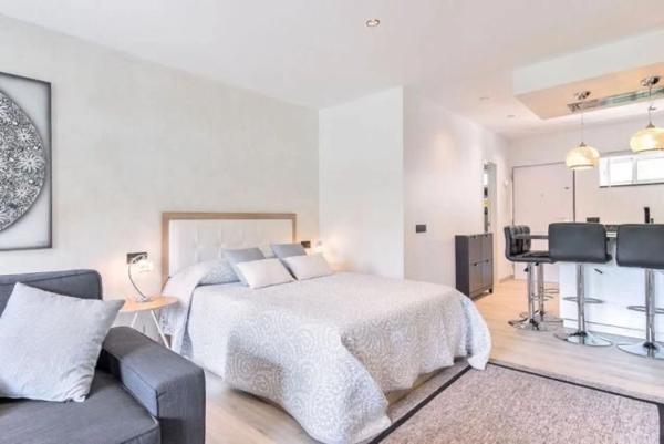 Piso en venta en Calle Margarita, 1, Marbella
thumbnail 1