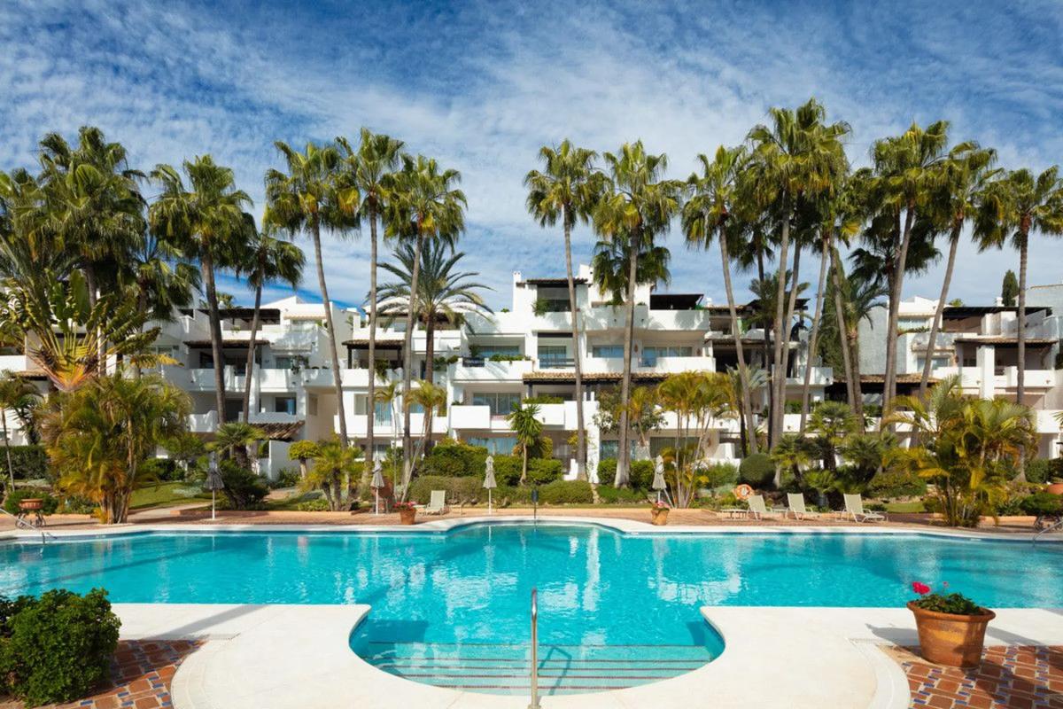 Sale of apartment in Barrio Puente Romano, Marbella
photo 3