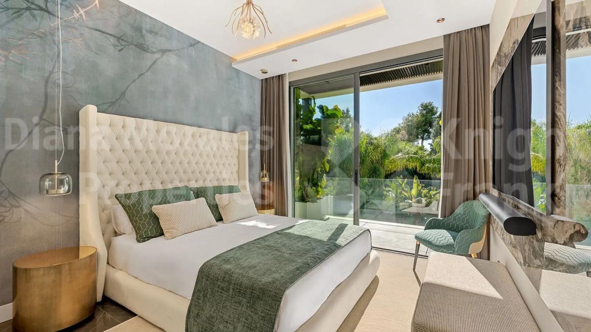 Продажа отдельного шале в  Barrio La Carolina-Guadalpín, Марбелла photo 5