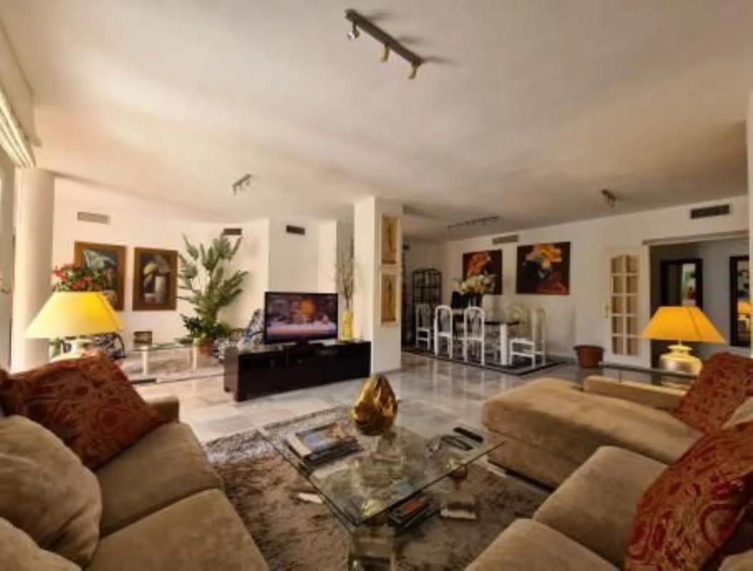 Venta de piso en Barrio Nagüeles, Marbella
photo 2
