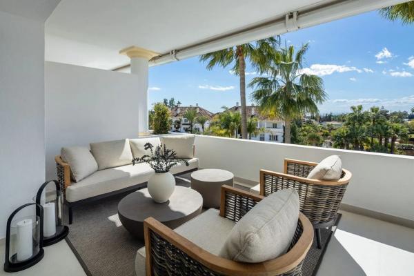Penthouse for sale at Monte paraiso s/n, Marbella thumbnail 1