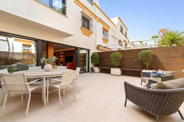Terraced house for sale at Marbella Mar 80 s/n , Marbella photo 1
