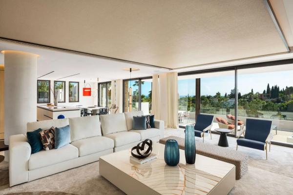 Chalet independiente en venta en Vía, Marbella
thumbnail 1