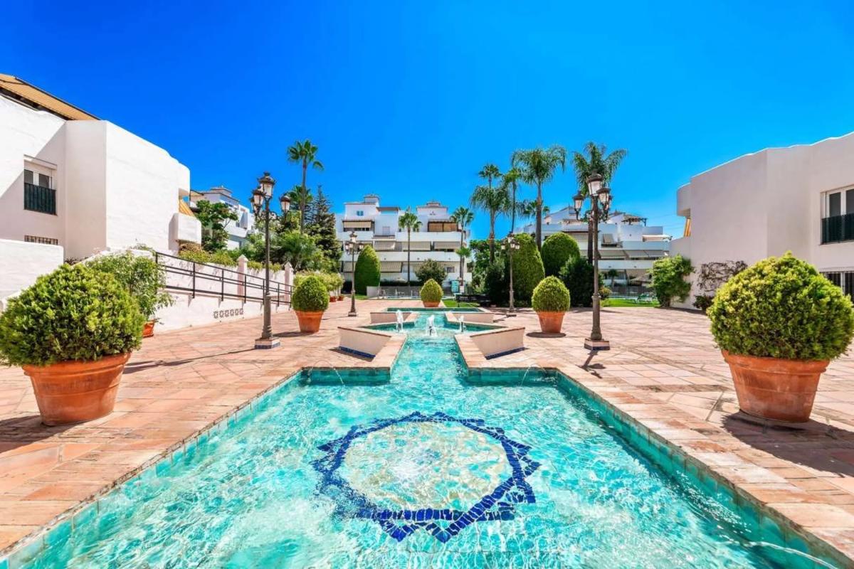 Sprzedaż poddasza w Barrio Nagüeles, Marbella photo 1