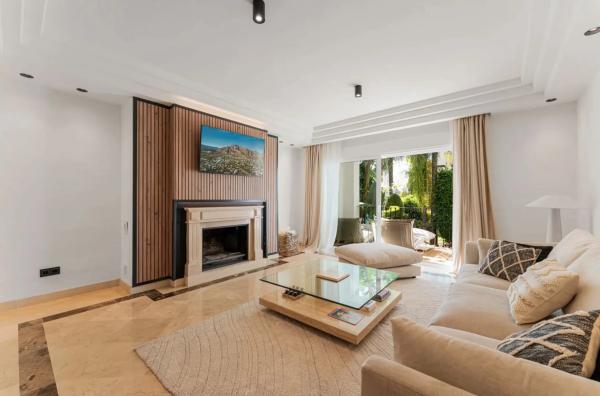 Piso en venta en Barrio Sierra Blanca, Marbella
thumbnail 2
