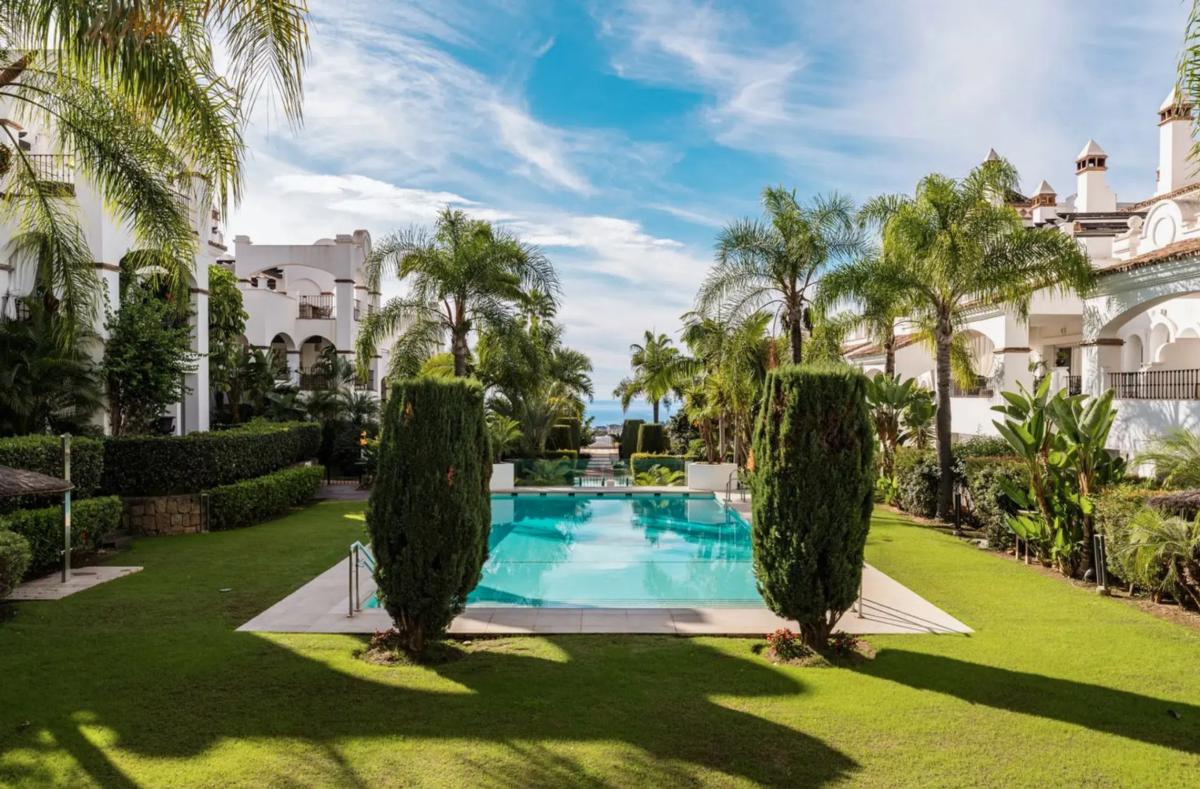Sale of apartment in Barrio Sierra Blanca, Marbella
 photo 5