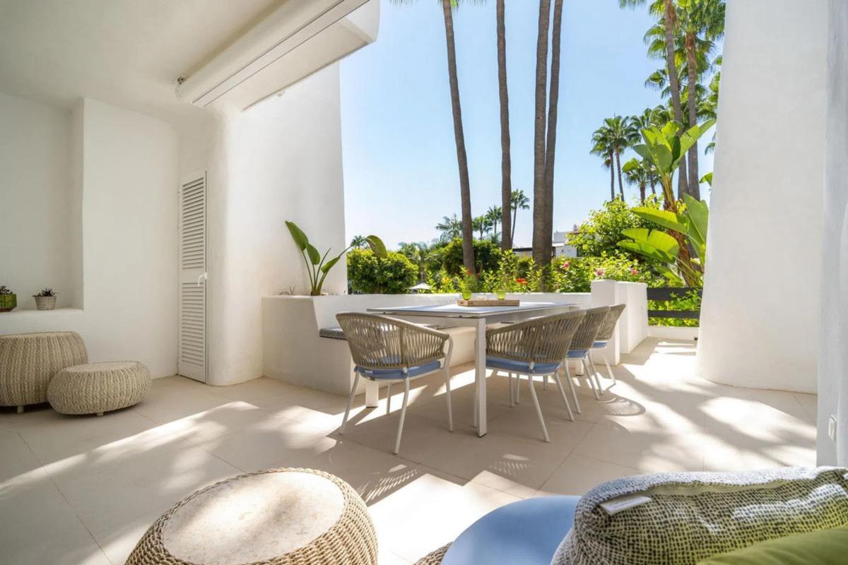 Sale of apartment in Granados 1-2 s/n, Marbella
photo 2