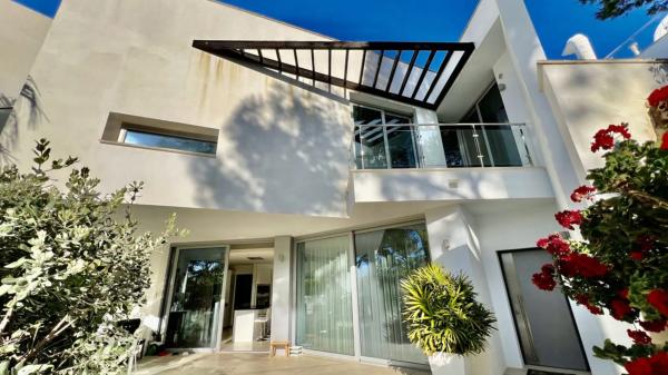 Dom szeregowy na sprzedaż w  Lugar Urbanizacion Sierra Blanca, 179 A , Marbella photo 1