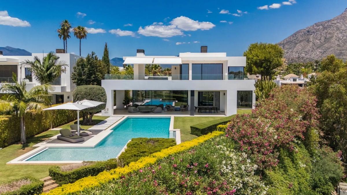Sprzedaż niezależnego domku jednorodzinnego w Barrio Lomas de Marbella Club, Marbella photo 4