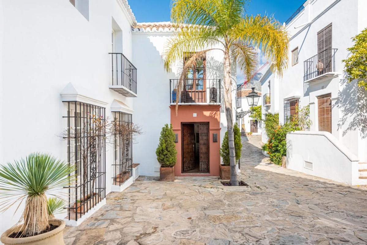 Venta de chalet adosado en Barrio Lomas de Marbella Club , Marbella photo 1