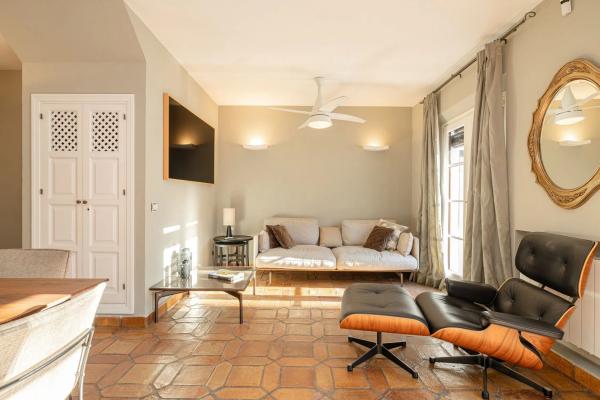 Terraced house for sale at Barrio Lomas de Marbella Club , Marbella thumbnail 1
