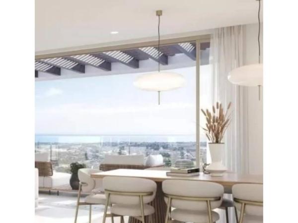 Piso en venta en Barrio Las Lomas de Río Verde, Marbella
thumbnail 1