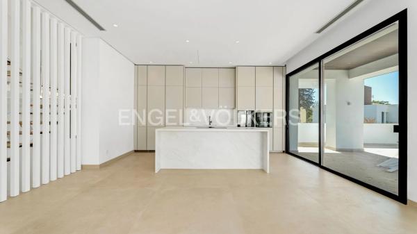 Chalet independiente en venta en El Batatal, Marbella
photo 1