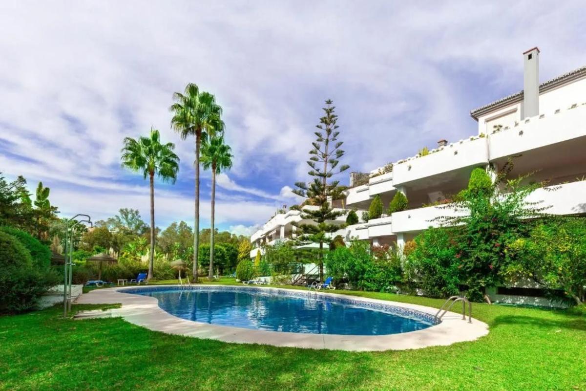 Sale of apartment in Barrio Puente Romano, Marbella
 photo 3