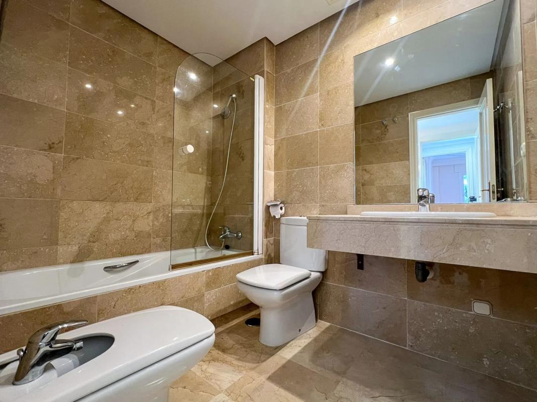 Sale of apartment in Avenida Conde Rudi, Marbella
 photo 2