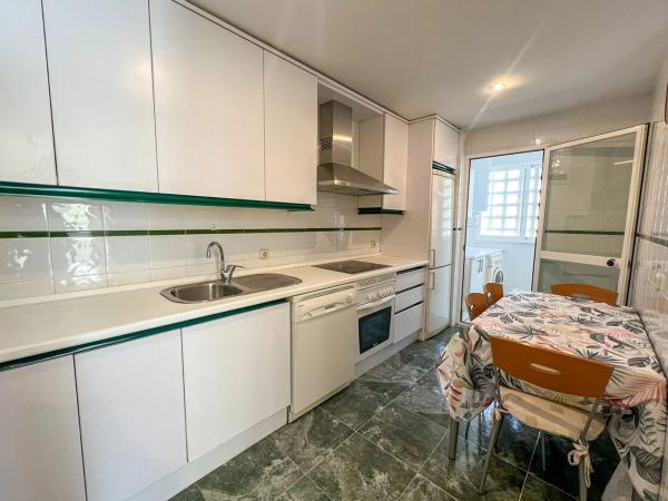 Piso en venta en Avenida Conde Rudi, Marbella
 photo 4
