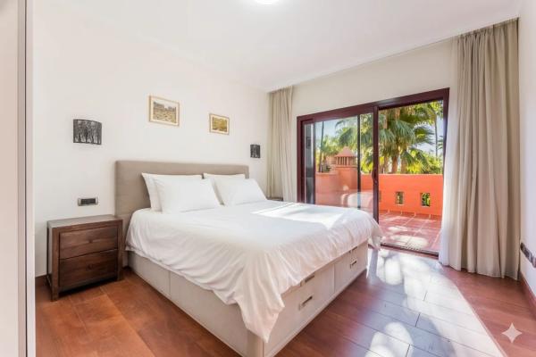 Chalet pareado en calle Santillana del Mar photo 4
