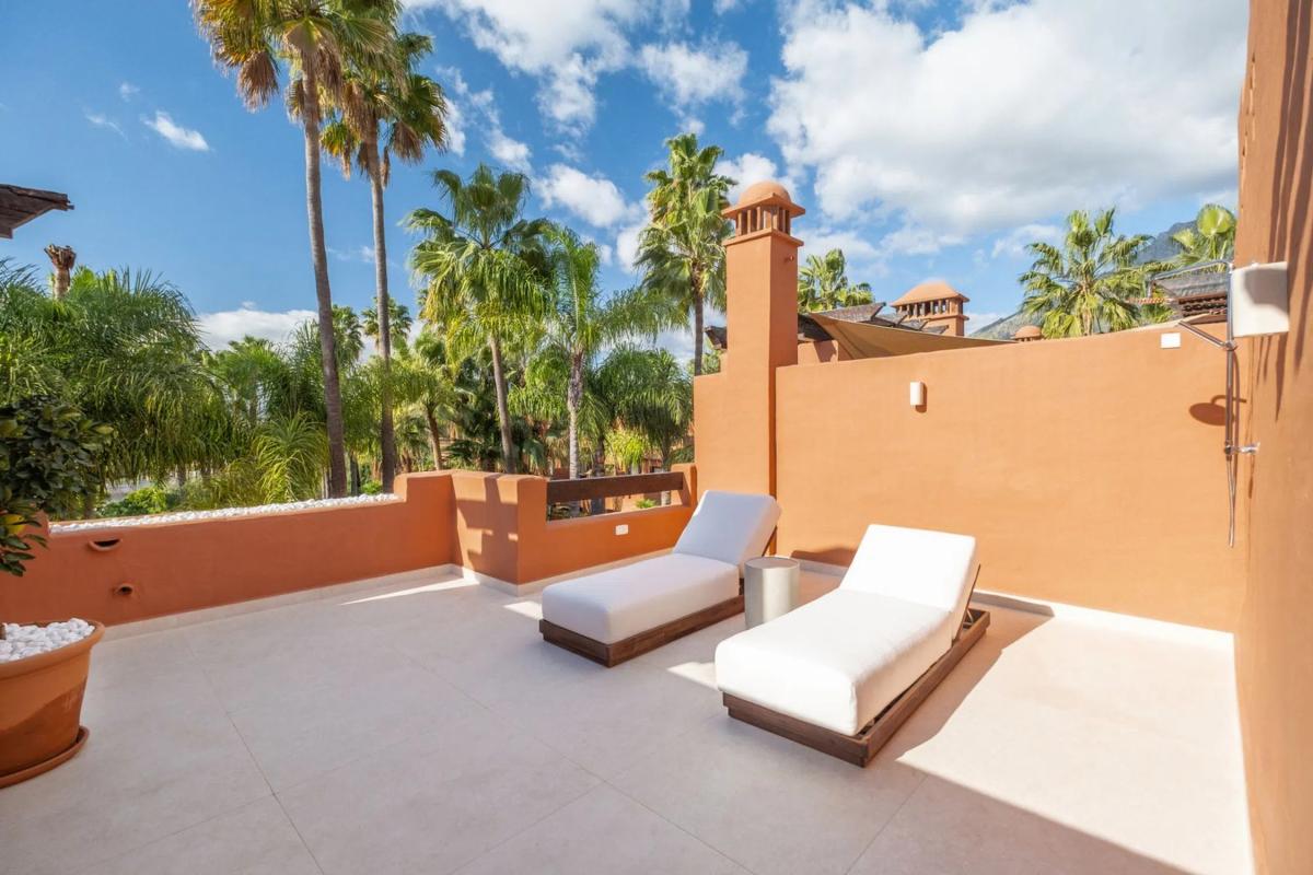 Venta de chalet adosado en Pintor Francisco Iturrino , Marbella photo 1