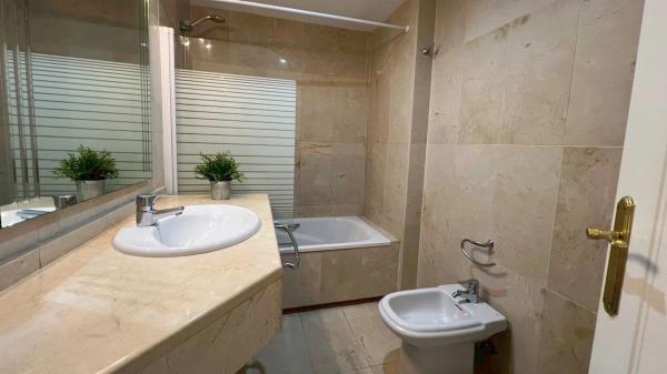 Piso en venta en BV PRINCIPE ALFONSO HOHENLOH, Marbella
photo 1