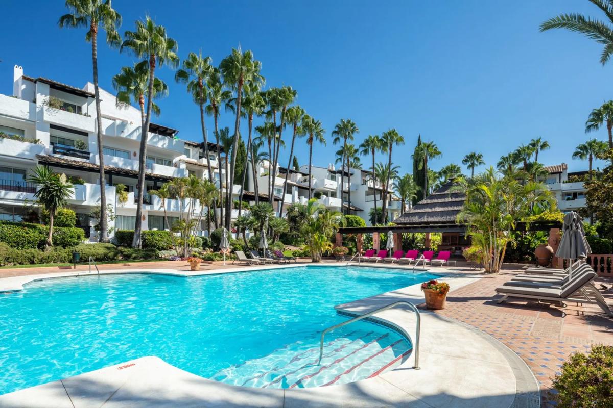Sale of apartment in Barrio Puente Romano, Marbella
photo 3