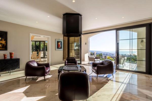 Chalet independiente en venta en Calle Sierra Blanca, Marbella
thumbnail 1