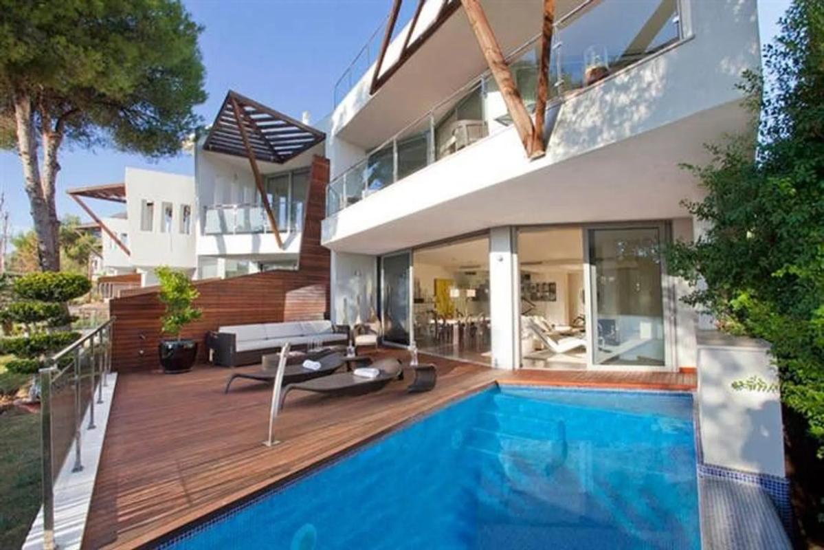 Venta de chalet adosado en Barrio Sierra Blanca , Marbella photo 1