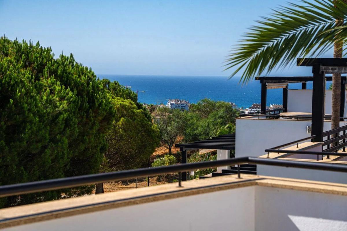 Venta de chalet adosado en Barrio Sierra Blanca , Marbella photo 3