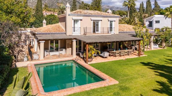 Chalet independiente en venta en Urbanización Cortijo de Nagüeles, Marbella
photo 1