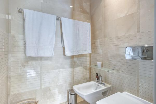 Penthouse for sale at Lugar Urbanizacion Altos Reales, 2 S, Marbella photo 1