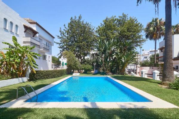 Dom szeregowy na sprzedaż w  CL VELAZQUEZ-UR CASABLANCA , Marbella photo 4