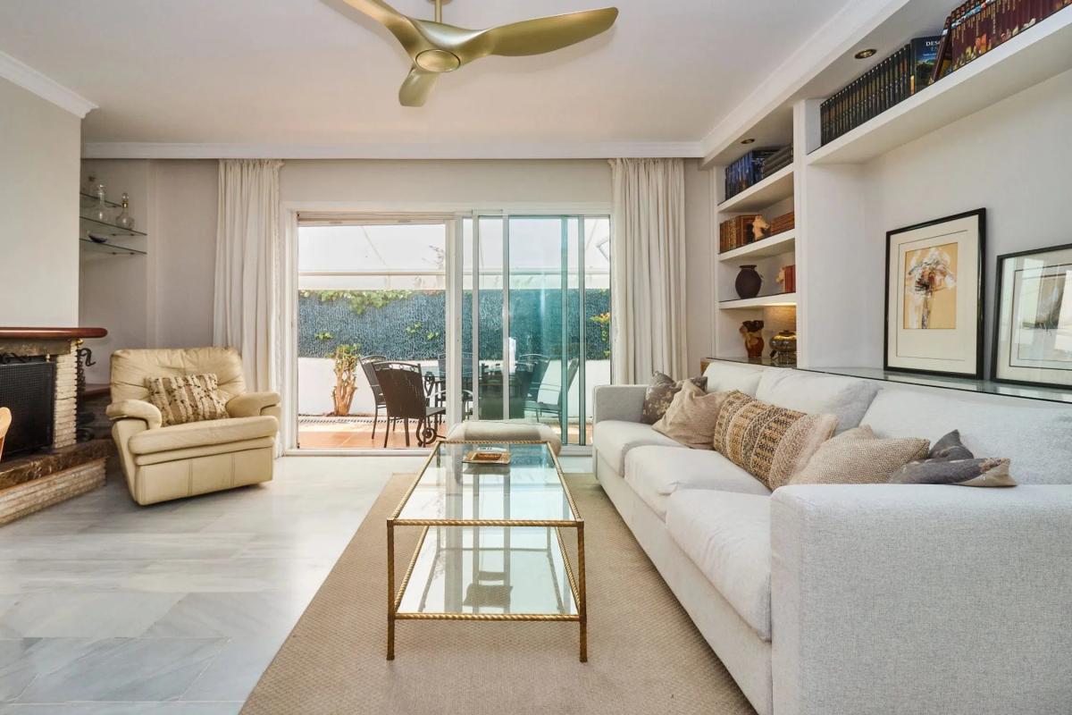 Venta de chalet adosado en  CL VELAZQUEZ-UR CASABLANCA , Marbella photo 5
