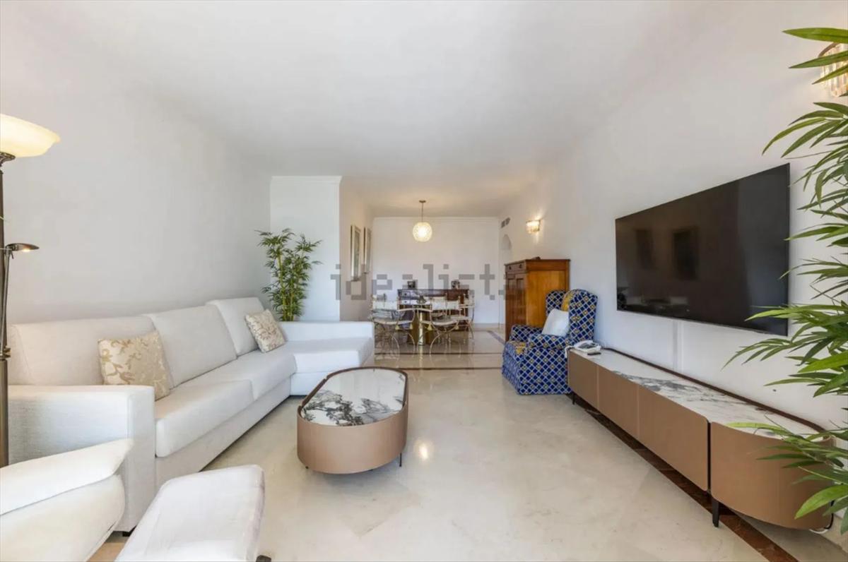 Продажа квартиры на Calle José Meliá, 5, Марбелла
photo 3