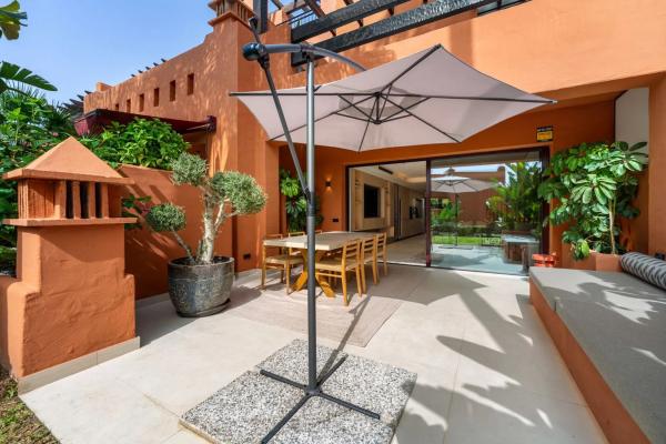 Terraced house for sale at Calle Santillana del Mar, 2 , Marbella thumbnail 1