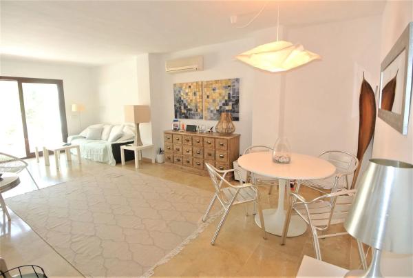 Piso en venta en Calle Sierra Bermeja, 82, Marbella
 photo 4