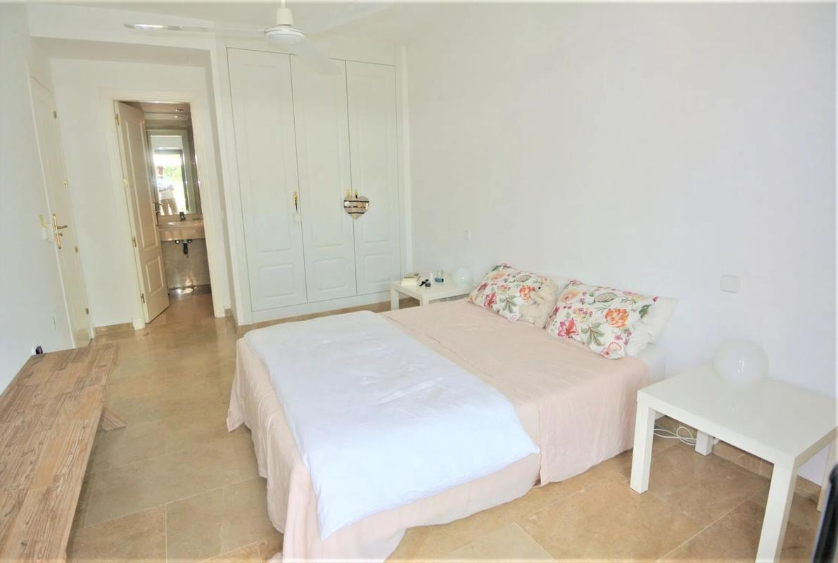 Sale of apartment in Calle Sierra Bermeja, 82, Marbella
photo 5