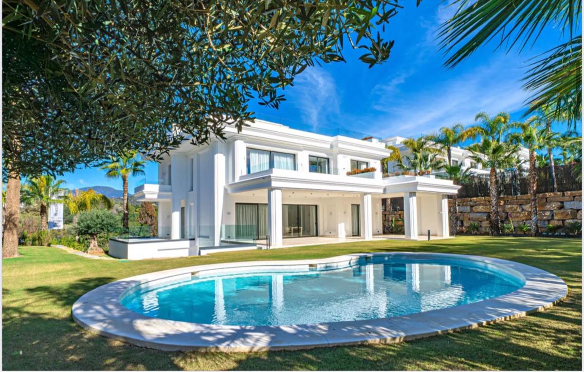 Sprzedaż niezależnego domku jednorodzinnego w  Urbanización Lomas de Marbella Club, Marbella photo 4