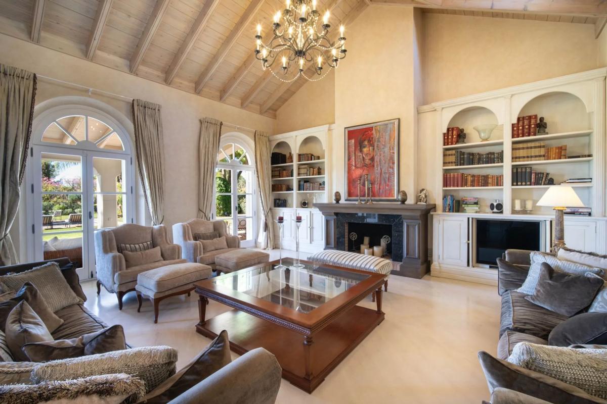 Sprzedaż niezależnego domku jednorodzinnego w Urbanizacion Altos Reales, 8, Marbella photo 3