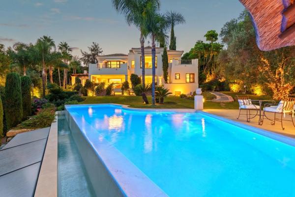 Chalet wolnostojący na sprzedaż w  Urbanización Lomas de Marbella Club, Marbella photo 4