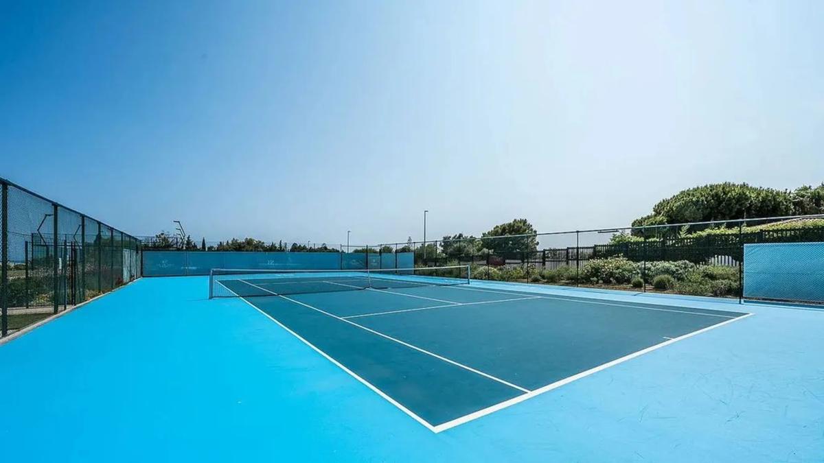 Sprzedaż poddasza w Lugar Urbanizacion Lomas de Rio Verde, 22 C, Marbella photo 2