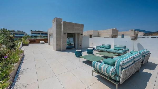 Penthouse for sale at Lugar Urbanizacion Lomas de Rio Verde, 22 C, Marbella thumbnail 2