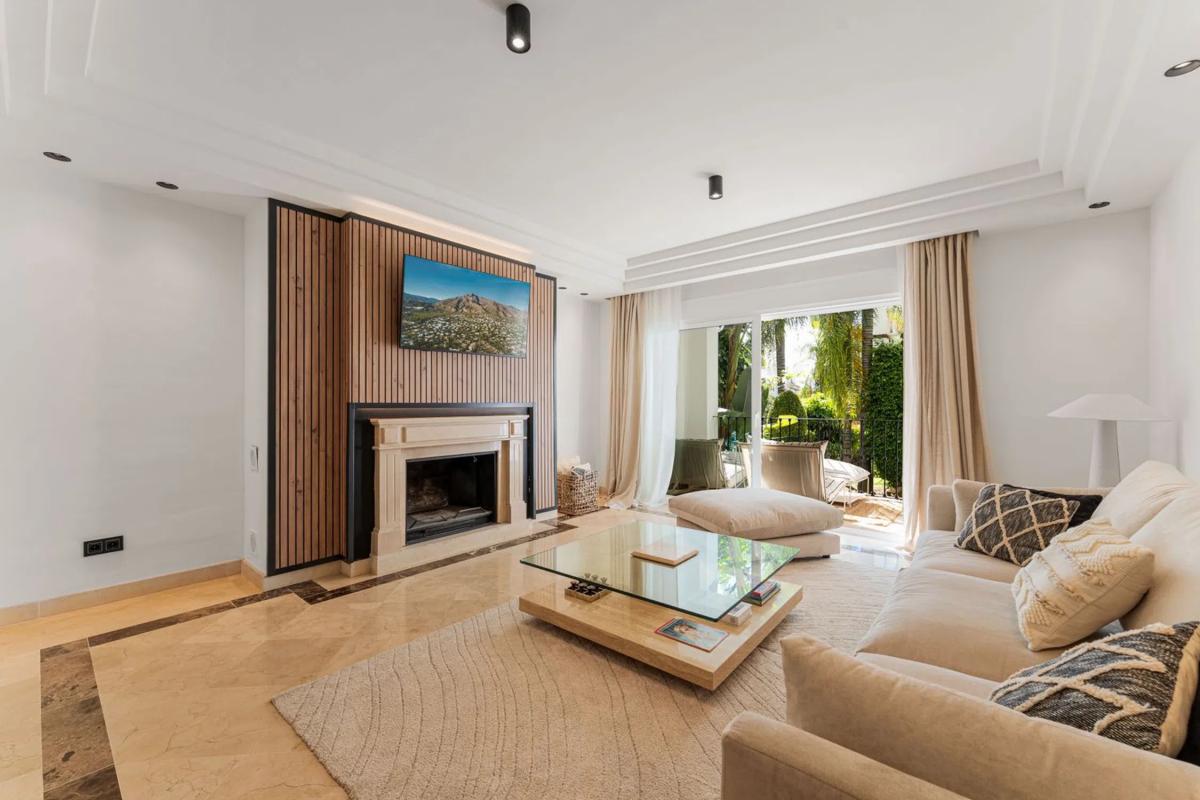 Sale of apartment in Calle Lago de los Cisnes, 28 -1, Marbella
photo 5