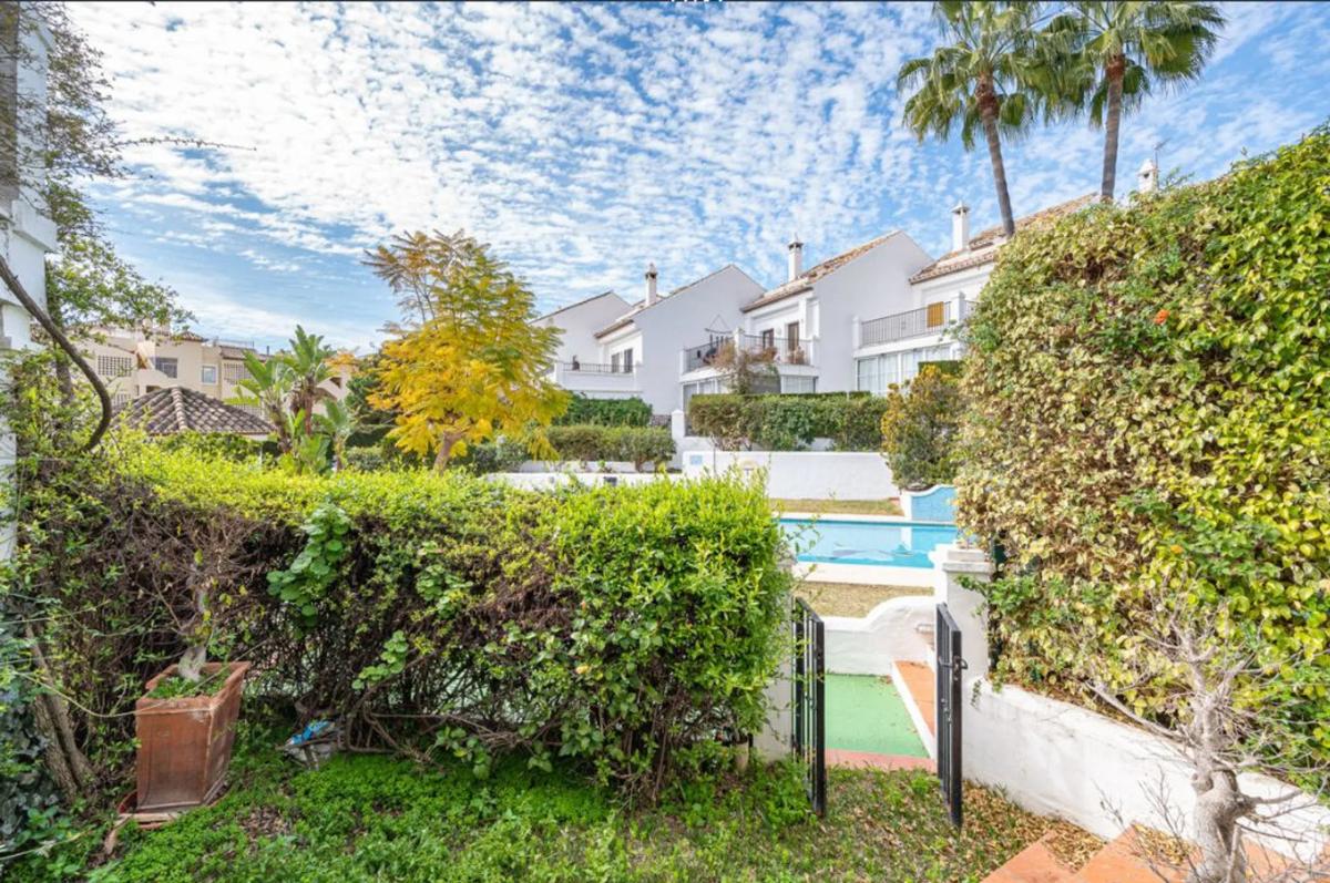 Sprzedaż szeregowego domku w  Barrio Nagüeles , Marbella photo 3