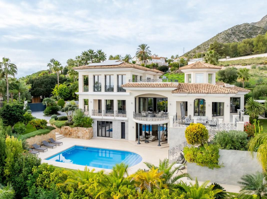 Sprzedaż niezależnego domku jednorodzinnego w  Calle Liszt, Marbella photo 5