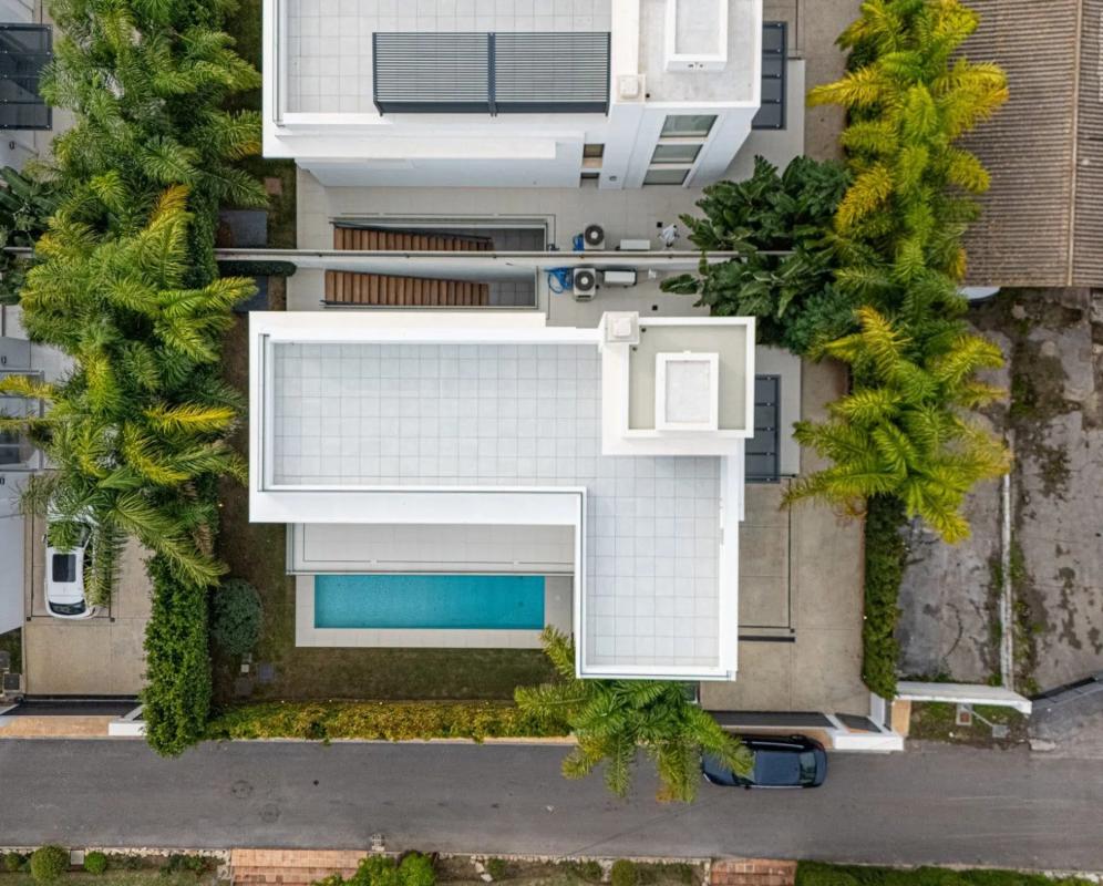 Sprzedaż niezależnego domku jednorodzinnego w  Urbanizacion Rio Verde Playa, Marbella photo 2